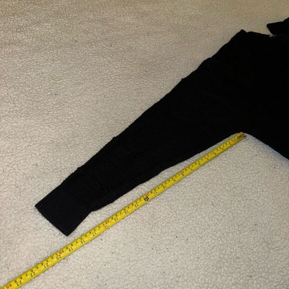 Hollister Men’s Solid Black Crew Cable Knit Sweater Size Large Gently Worn - Picture 11 of 12